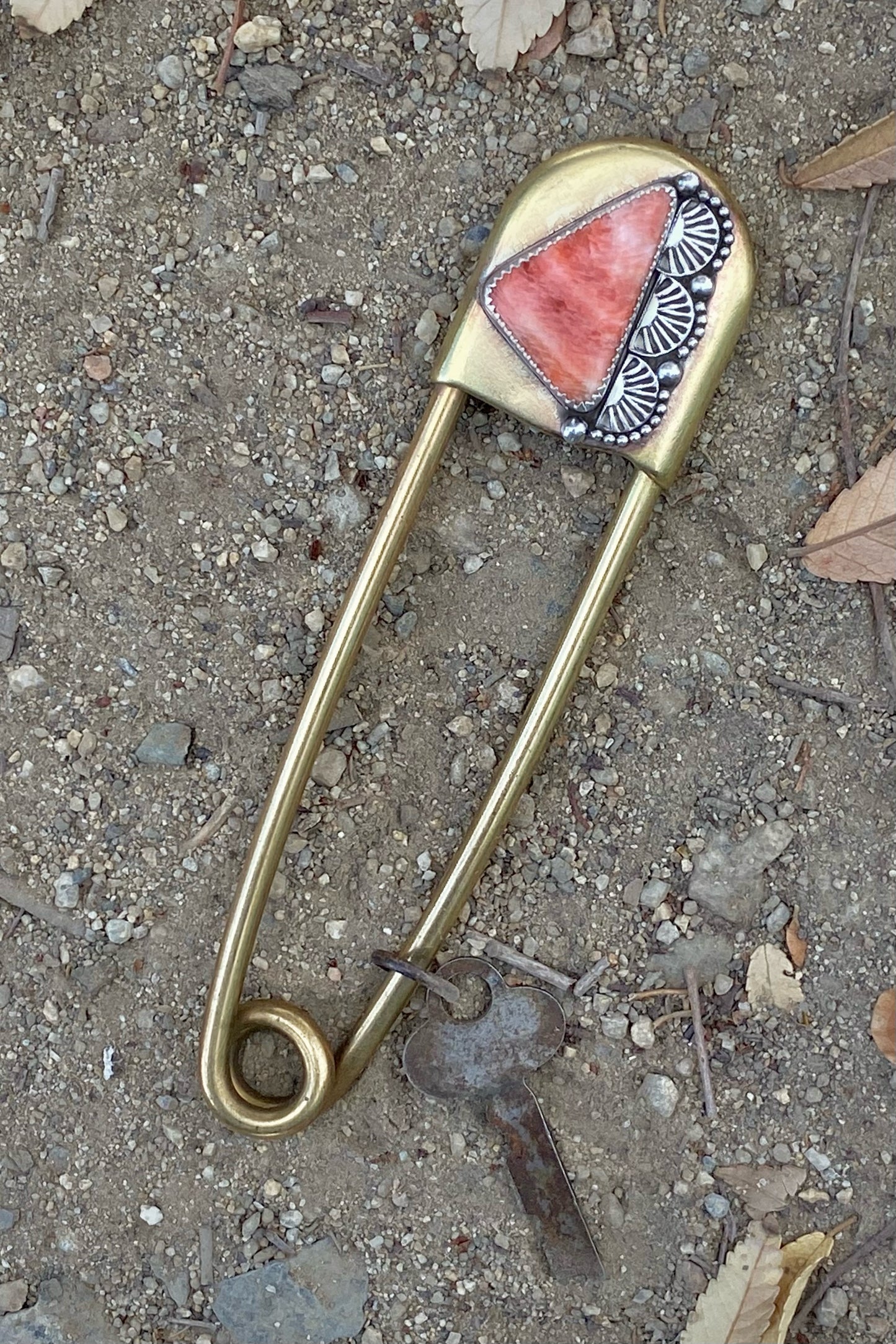 Spiny Oyster Shell Pin Keychain