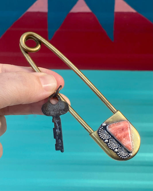 Spiny Oyster Shell Pin Keychain